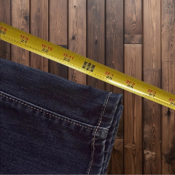 Simply Vera Vera Wang Blue Denim Mid-Rise Capris​ - Picture 13 of 14